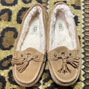 UGG Ansley Chestnut Shearling Lined Moccasins Slippers Women’s Size 7